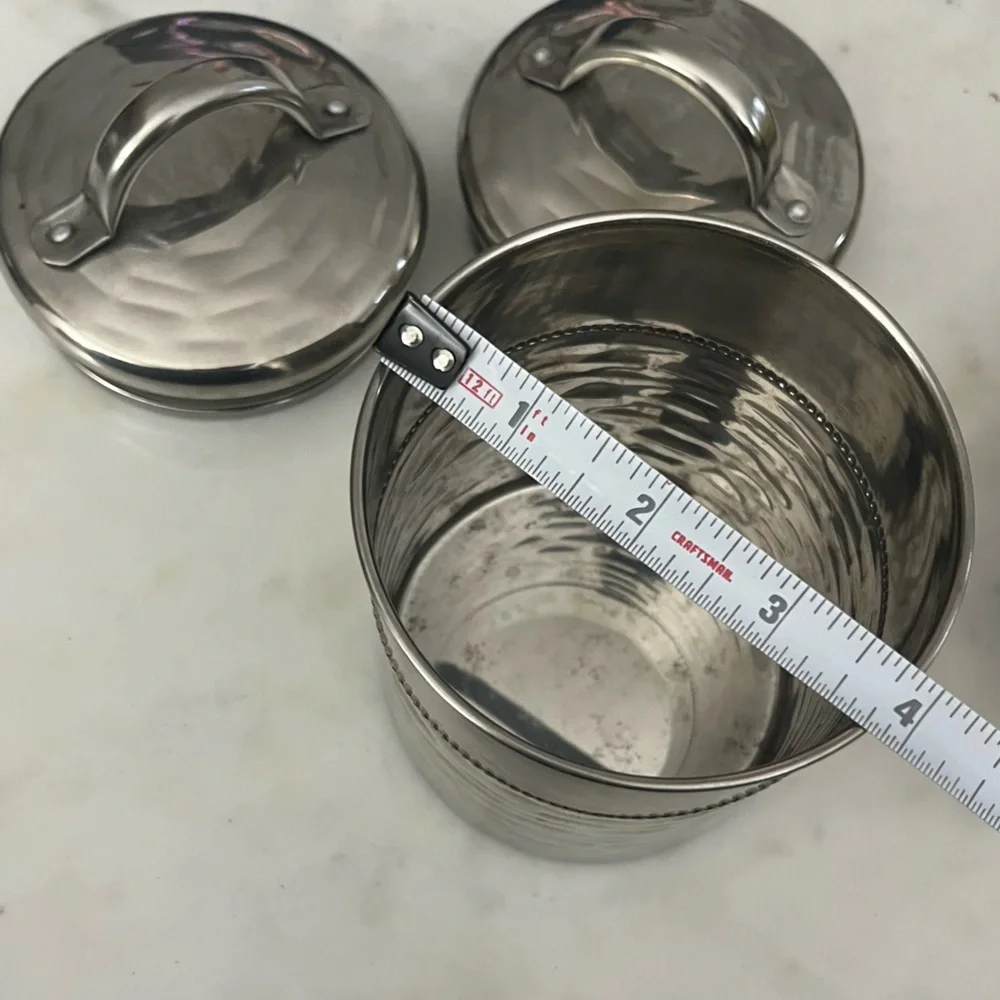 💕 Bundle of 2 metal 4” tall storage bins with lids